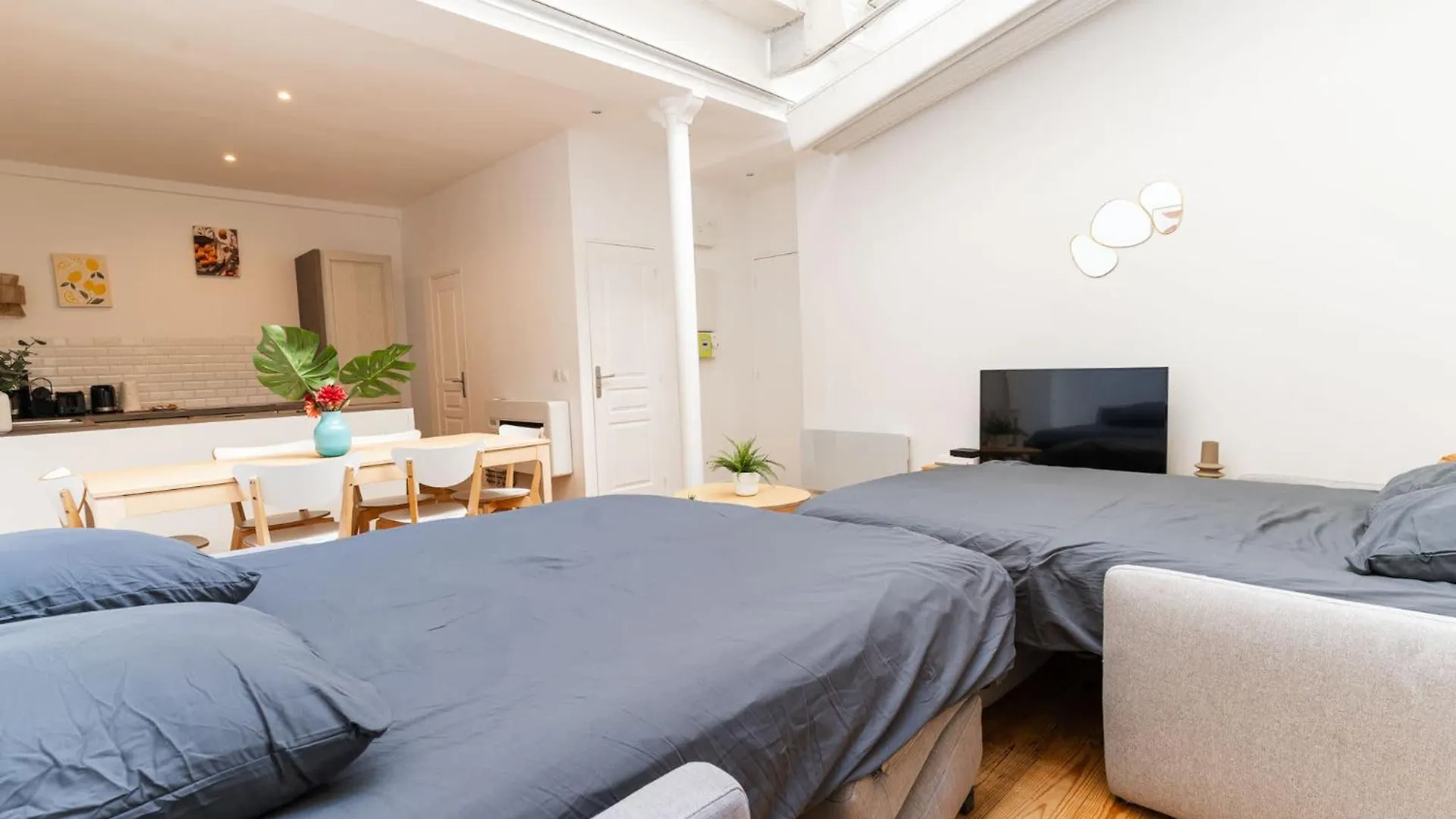 Loft House 2 Bedroom Bastille Ac By Lcc Agency Paris